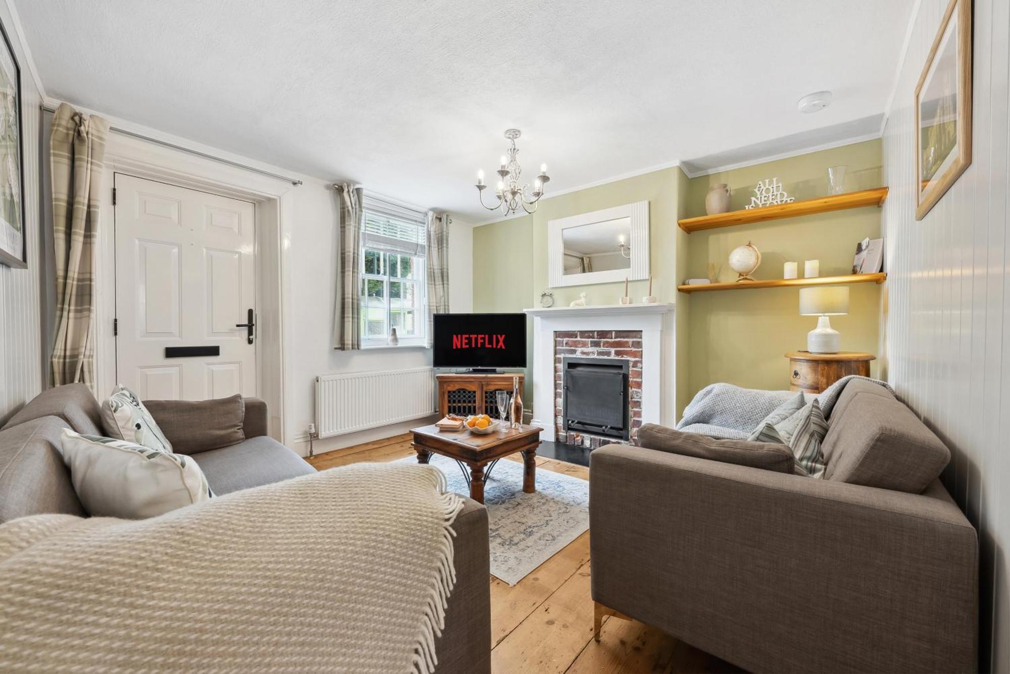 2 Bedrooms Stylish, Gorgeous, Westgate Cottage Retreat, Central Winchester, Free On-Street Parking Permit, With Garden Close To Cathedral - Sleeps 6, Pets Are Welcome, Summer Special Offer! - By Blue Puffin Stays Exterior foto